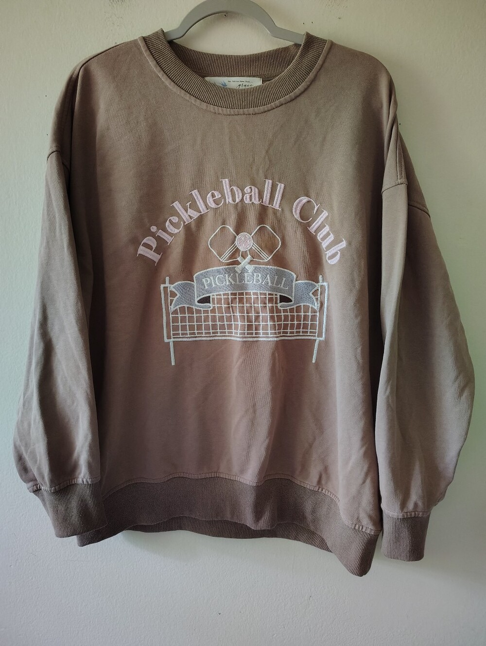 Women's Pickleball Novelty Sweatshirt Medium Brown Relaxed Preppy Casual Cozy